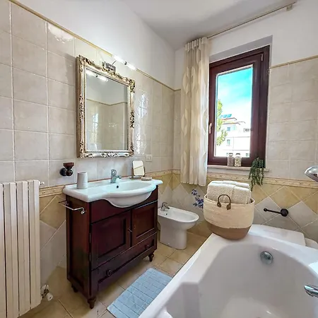 Little Rock Vicino Al Mare Rif A829 San Benedetto del Tronto